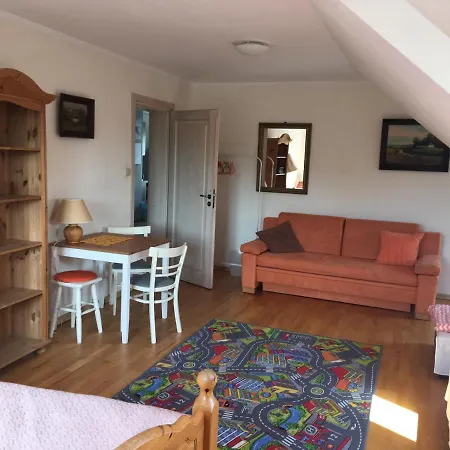Hébergement de vacances Domek Apartamentowy Margot W Chlapowie, 700 M Od Plazy